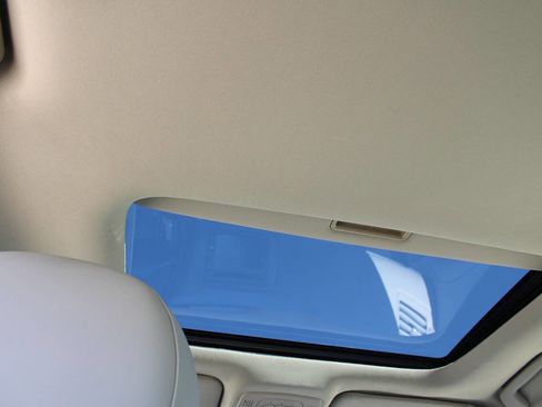 Used 2011 Buick Lucerne Super FWD image 11