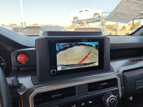 Used 2024 Toyota Tacoma TRD Off-Road AWD/4WD image 18