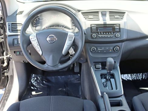 Used 2016 Nissan Sentra S FWD image 17