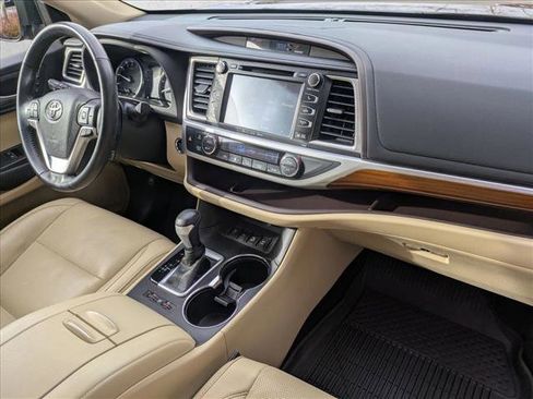 Used 2018 Toyota Highlander Limited image 28