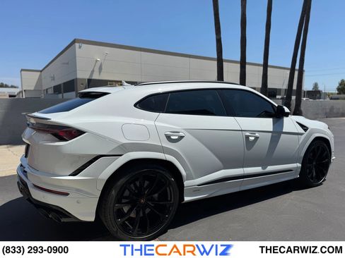 Used 2023 Lamborghini Urus S image 8