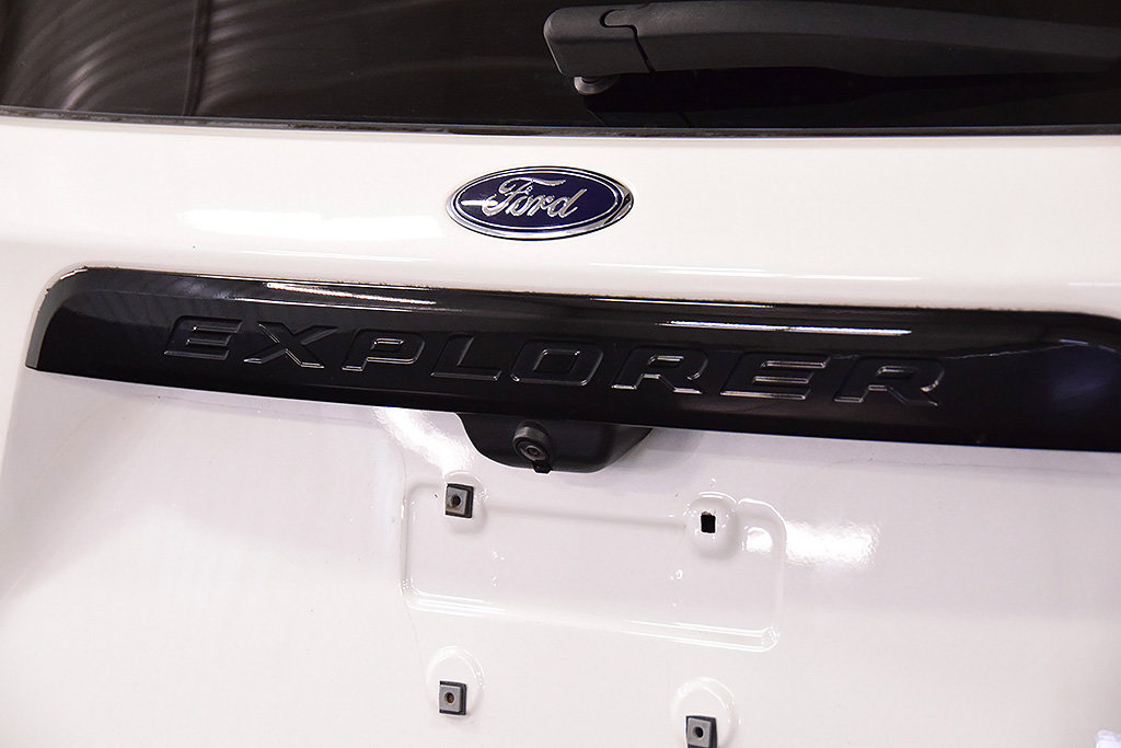 Used 2022 Ford Explorer ST w/ ST High-Performance Pack AWD/4WD image 11