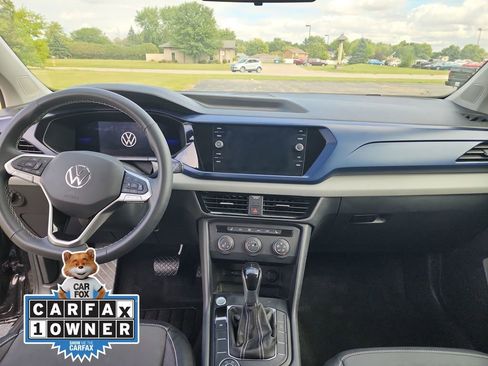 Used 2022 Volkswagen Taos SE image 15