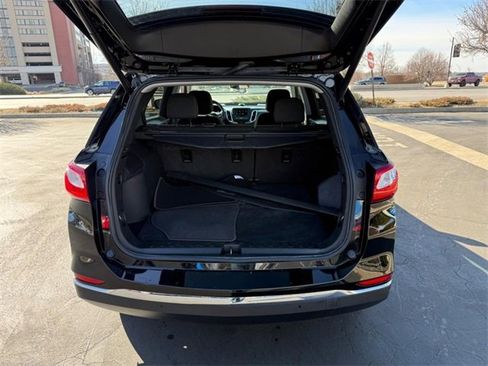 Used 2021 Chevrolet Equinox LT w/ Driver Convenience Package image 6