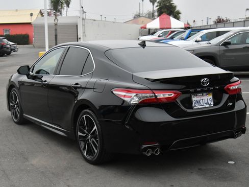Used 2019 Toyota Camry XSE image 6