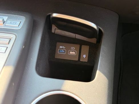Used 2025 Genesis GV70 2.5T AWD/4WD image 36