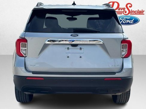 Used 2024 Ford Explorer XLT AWD/4WD image 8