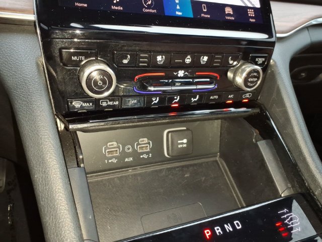 Used 2023 Jeep Grand Cherokee Summit w/ Advanced Protech Group IV AWD/4WD image 33