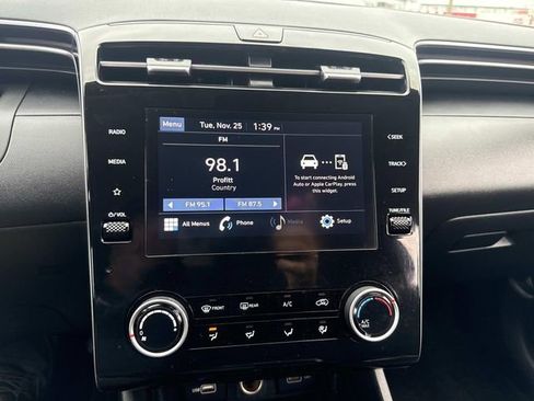 Certified 2024 Hyundai Tucson SE image 23