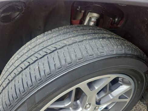 Used 2021 Jeep Grand Cherokee Limited AWD/4WD image 29