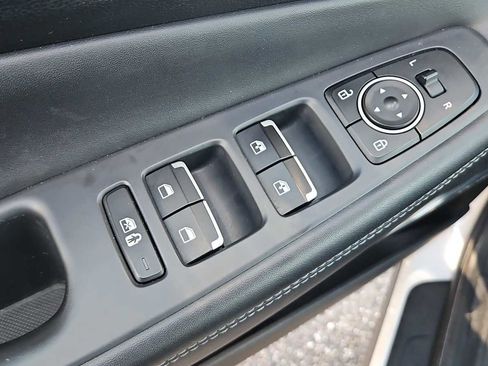 Used 2023 Hyundai Santa Fe SEL w/ Premium Package image 15