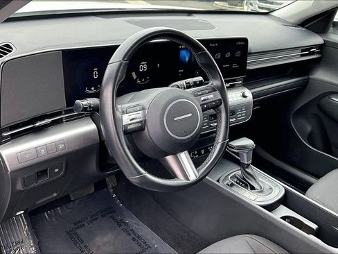 Certified 2024 Hyundai Kona SEL AWD/4WD image 9