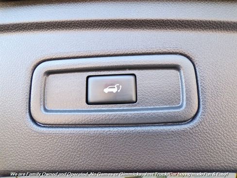 Used 2017 INFINITI QX70 AWD w/ Premium Package image 41