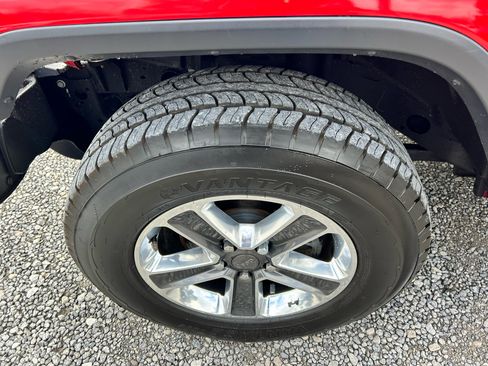 Used 2018 Jeep Wrangler Unlimited Sahara image 21