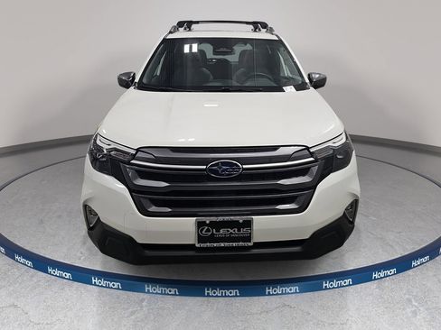 Used 2025 Subaru Forester Premium AWD/4WD image 3