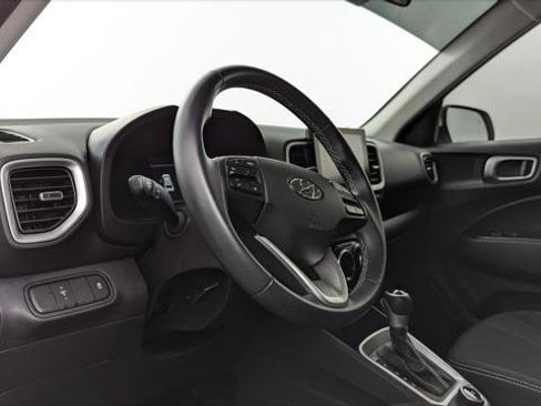 Used 2024 Hyundai Venue SEL image 23