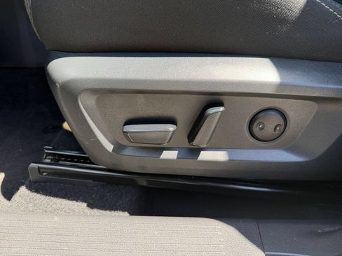 Used 2025 Nissan Rogue SV FWD image 22