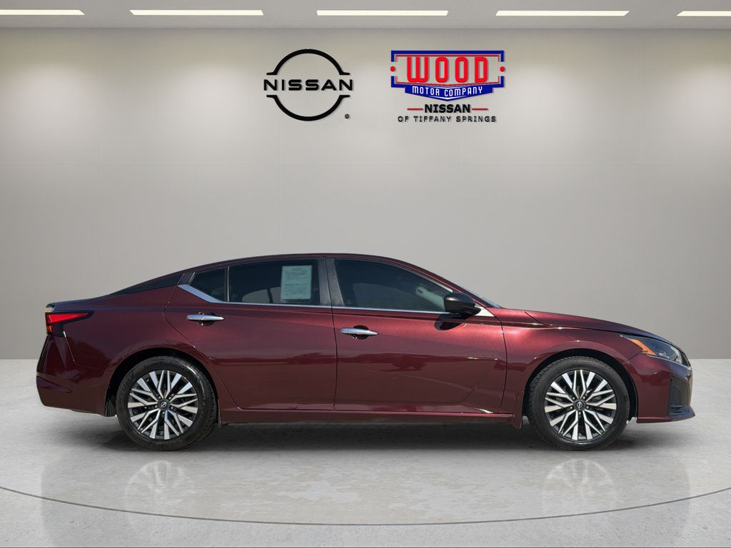 Certified 2024 Nissan Altima 2.5 SV FWD image 2