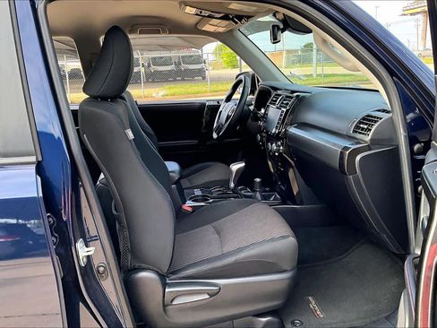 Used 2022 Toyota 4Runner TRD Off-Road image 9