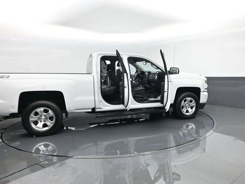 Used 2018 Chevrolet Silverado 1500 LT w/ All Star Edition AWD/4WD image 28