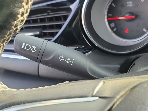 Used 2018 Buick Regal Essence image 19