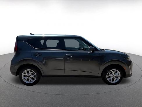 Used 2025 Kia Soul LX w/ LX Technology Package FWD image 16