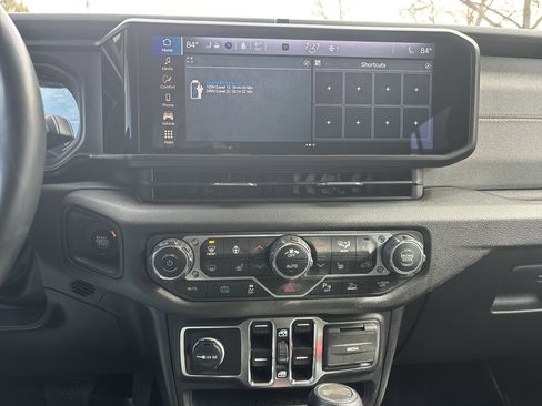 Used 2024 Jeep Wrangler Sport S w/ Convenience Group AWD/4WD image 18