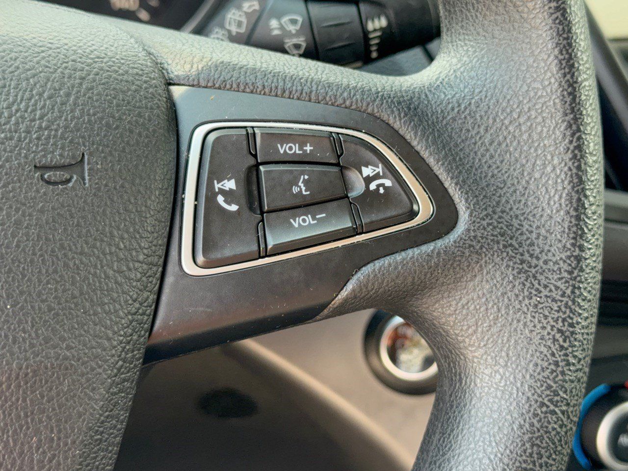 Used 2019 Ford Escape SE FWD image 19