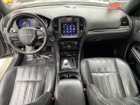 Used 2019 Chrysler 300 S RWD image 17
