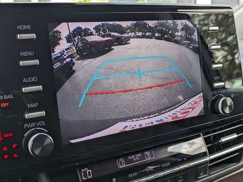 Used 2022 Toyota Sienna XLE FWD image 29