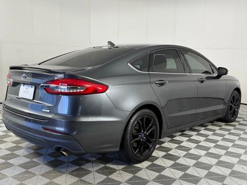 Used 2019 Ford Fusion SE w/ Equipment Group 151A image 9