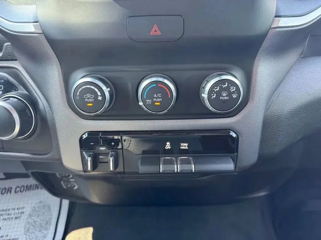 Used 2019 RAM 1500 Big Horn AWD/4WD image 29