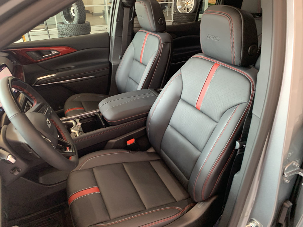 New 2026 Chevrolet Traverse RS w/ LPO, Floor Liner Package FWD image 13