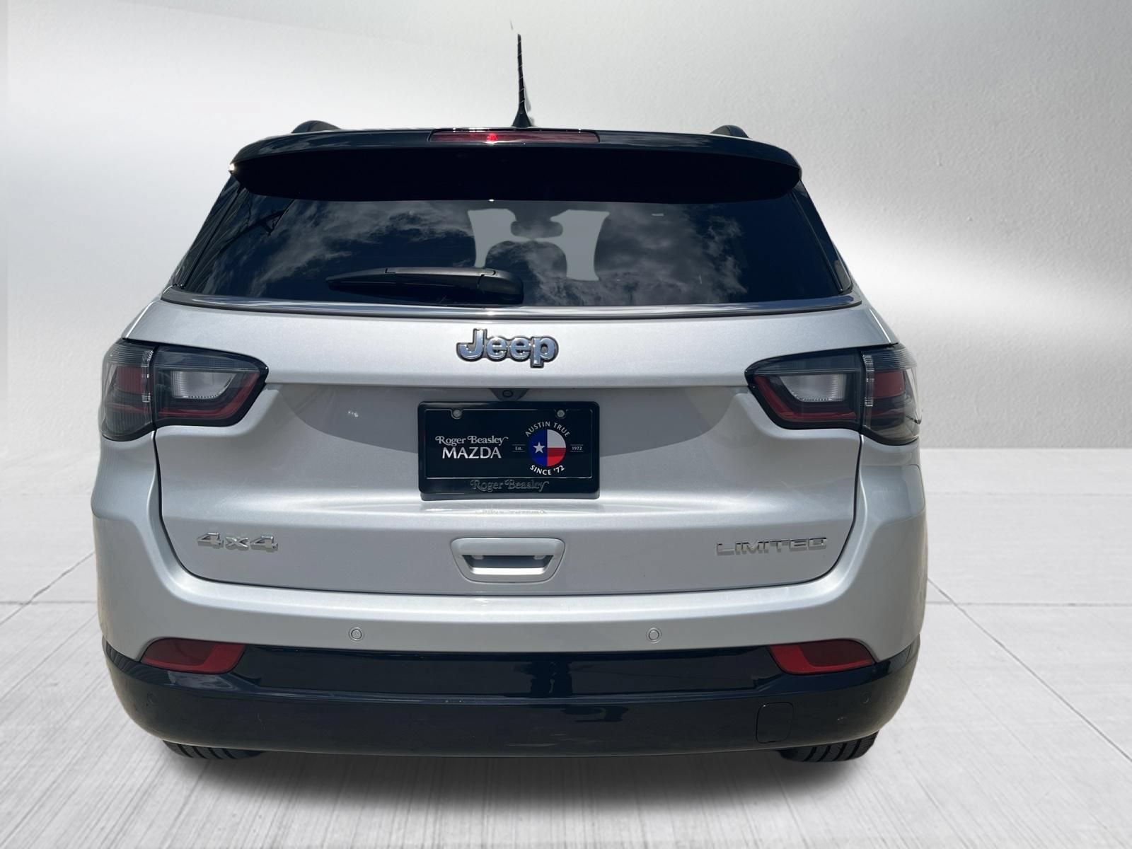 Used 2025 Jeep Compass Limited w/ Elite Group AWD/4WD image 7
