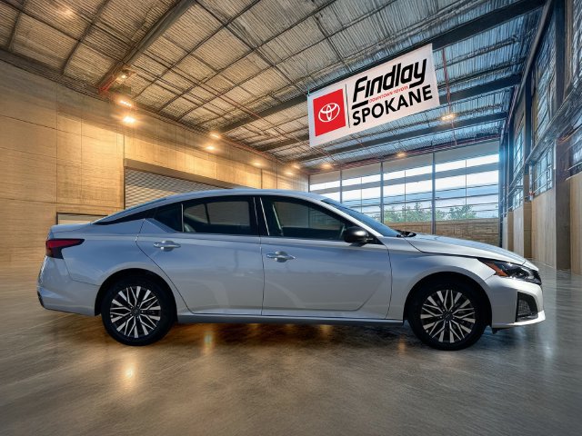 Used 2025 Nissan Altima 2.5 SV AWD/4WD image 4