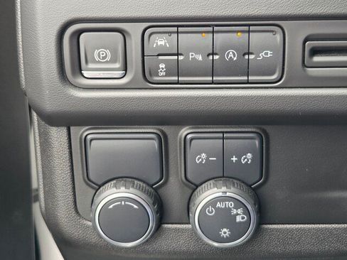 Used 2021 Chevrolet Suburban Premier RWD image 25