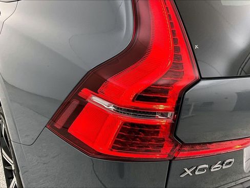 Certified 2023 Volvo XC60 B5 Ultimate w/ Climate Package image 41