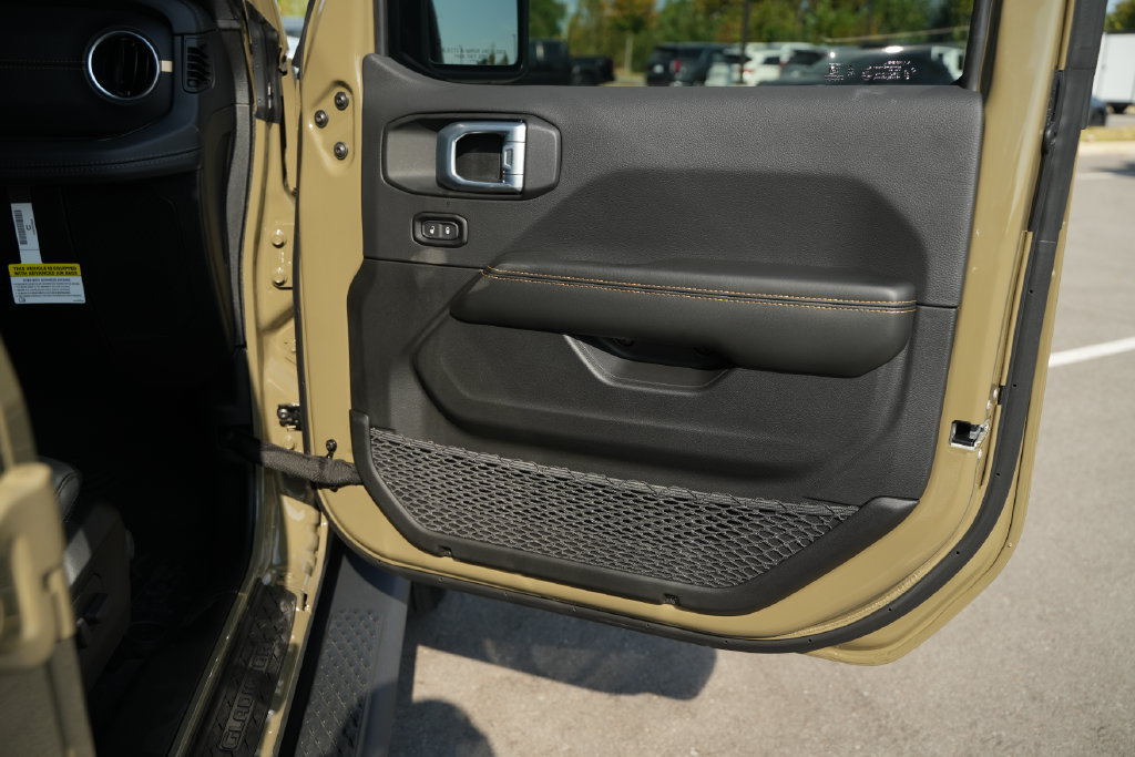 New 2026 Jeep Gladiator Sport AWD/4WD image 18