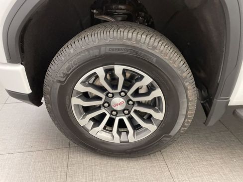 Used 2022 GMC Sierra 1500 AT4 w/ AT4 Premium Package image 11