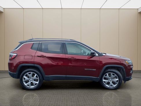 Used 2022 Jeep Compass Limited image 5