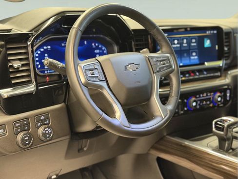 Used 2024 Chevrolet Silverado 1500 LT AWD/4WD image 23