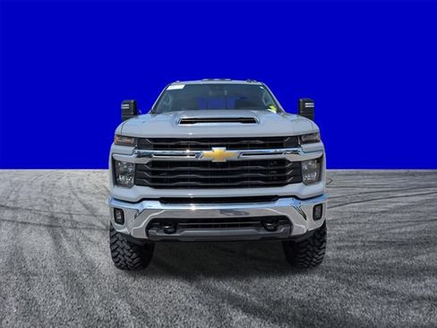 Used 2024 Chevrolet Silverado 2500 LT w/ Safety Package AWD/4WD image 9