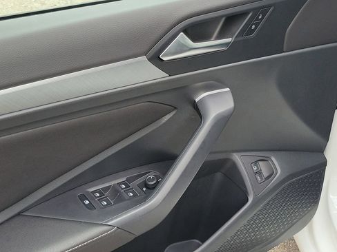 Certified 2023 Volkswagen Jetta SE FWD image 16