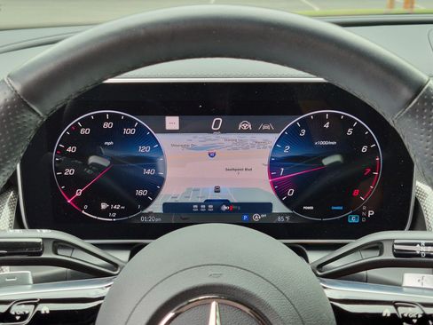 Certified 2025 Mercedes-Benz GLC 300 4MATIC image 21