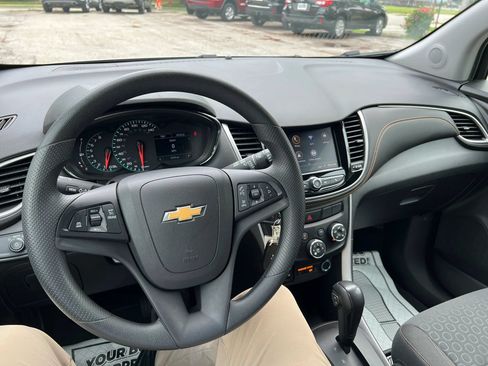 Used 2021 Chevrolet Trax LS w/ Tint and Cruise Package FWD image 22