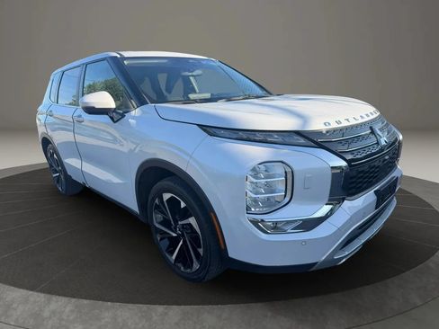 Used 2022 Mitsubishi Outlander SE AWD/4WD image 3