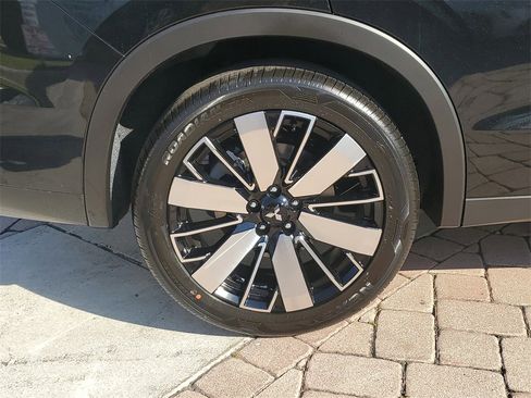 New 2026 Mitsubishi Outlander SE image 7