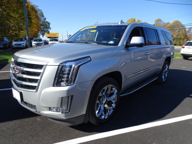 Certified 2018 Cadillac Escalade ESV Luxury AWD/4WD image 19