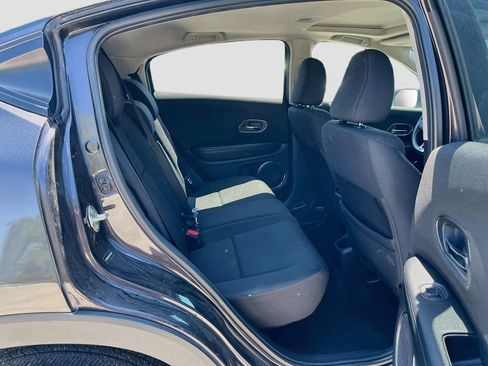 Used 2018 Honda HR-V EX image 26