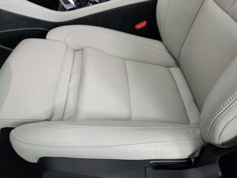 Certified 2026 Volvo XC40 B5 Plus w/ Protection Package Premier AWD/4WD image 49